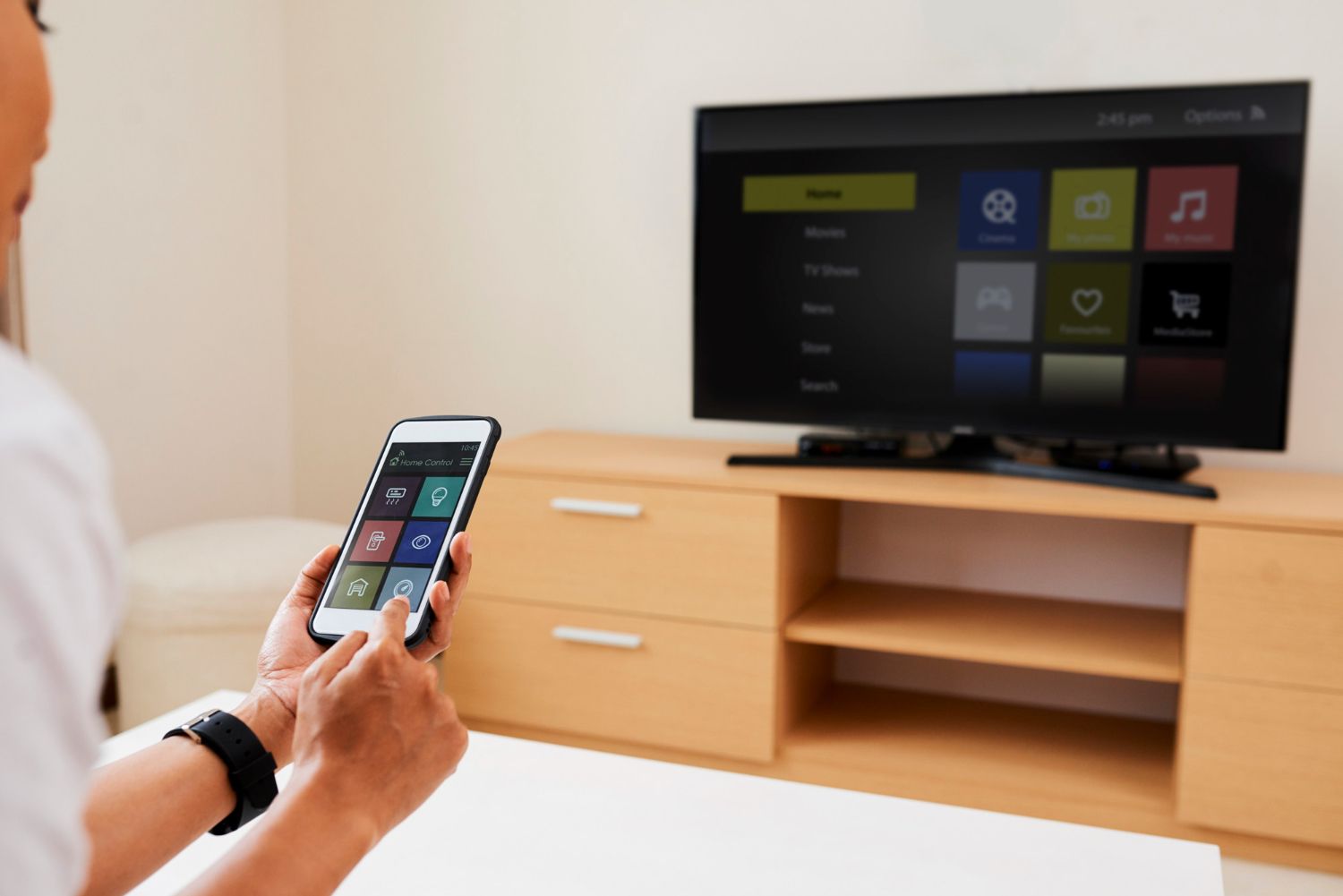 Android приставка для ТВ. Интеграция сервисов. LG массово внедряет сервисы Apple в свои телевизоры. Nothing Phone 2 когда выйдет.